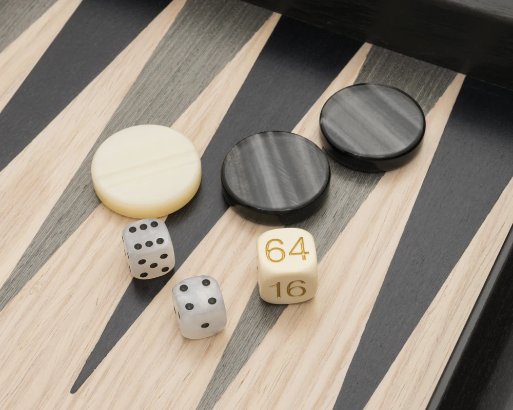 The Manopoulos Grey Oak And Platinum Luxury Backgammon Set With Vinyl Deluxe Cups 7 The Manopoulos Grey Oak And Platinum Luxury Backgammon Set With Vinyl Deluxe Cups - Image 7