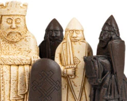The Isle Of Lewis Italian Dark Walnut Chess Set -Chess Shop RCPB157 07