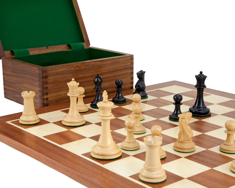 Old English Elite Ebony & Mahogany Chess Set 2 Old English Elite Ebony & Mahogany Chess Set - Image 2