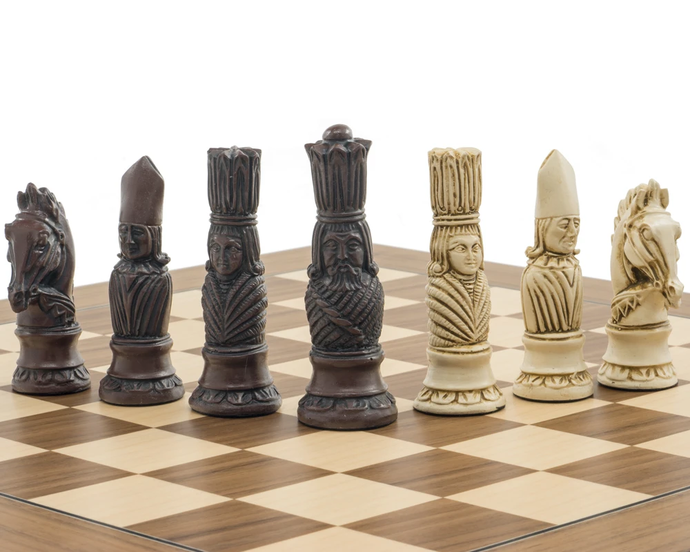 The Berkeley Chess Victorian Russet And Walnut Chess Set 6 The Berkeley Chess Victorian Russet And Walnut Chess Set - Image 6