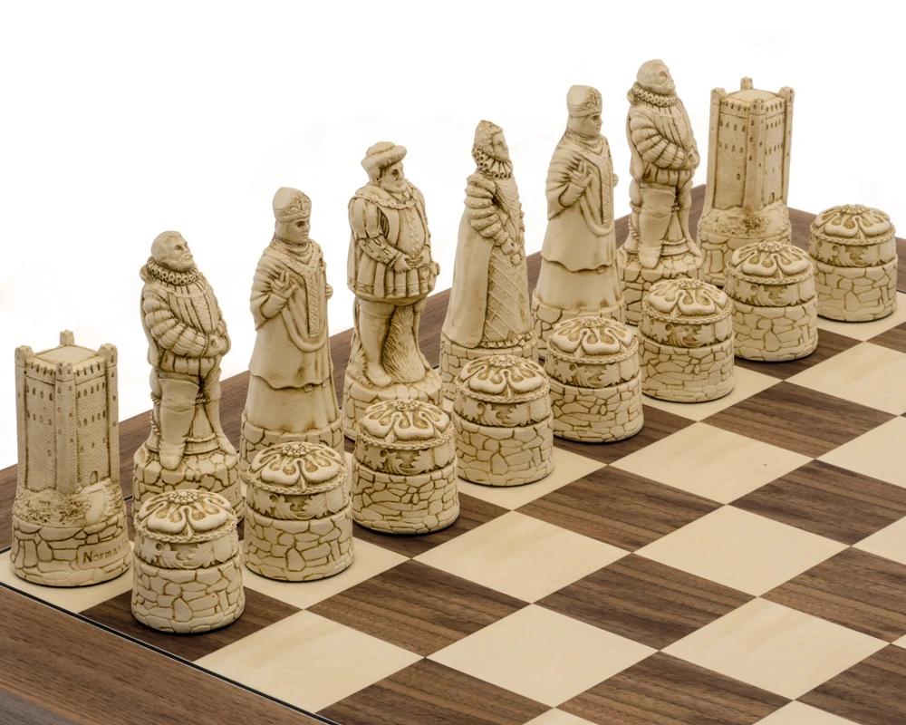 The Berkeley Chess English Russet & Walnut Chess Set 2 The Berkeley Chess English Russet & Walnut Chess Set - Image 2