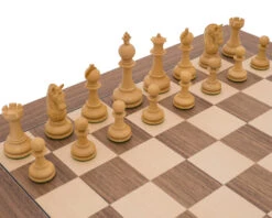 La Valletta Walnut And Redwood Luxury Chess Set 10 La Valletta Walnut And Redwood Luxury Chess Set -Chess Shop RCPB450 03