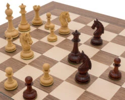 La Valletta Walnut And Redwood Luxury Chess Set 11 La Valletta Walnut And Redwood Luxury Chess Set -Chess Shop RCPB450 04
