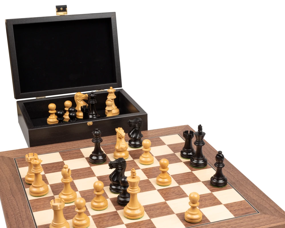 The Executive Walnut Deluxe Chess Set 2 The Executive Walnut Deluxe Chess Set - Image 2