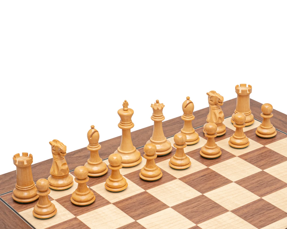 The Warwick Grand Black And Walnut Chess Set 3 The Warwick Grand Black And Walnut Chess Set - Image 3