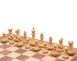 The Windsor Ebony And Walnut Traditional Chess Set 9 The Windsor Ebony And Walnut Traditional Chess Set -Chess Shop RCPB509 02