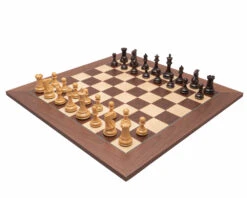 The Windsor Rosewood And Montgoy Palisander Deluxe Chess Set