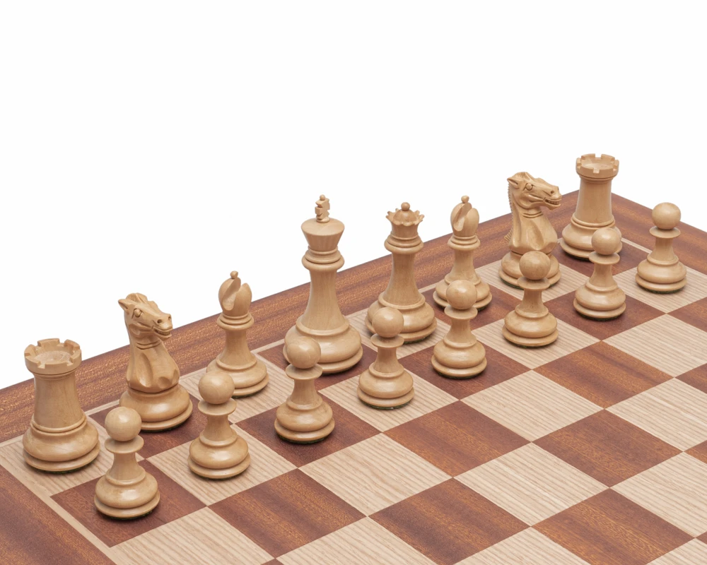 The Windsor Ebony And Mahogany Classic Chess Set 2 The Windsor Ebony And Mahogany Classic Chess Set - Image 2