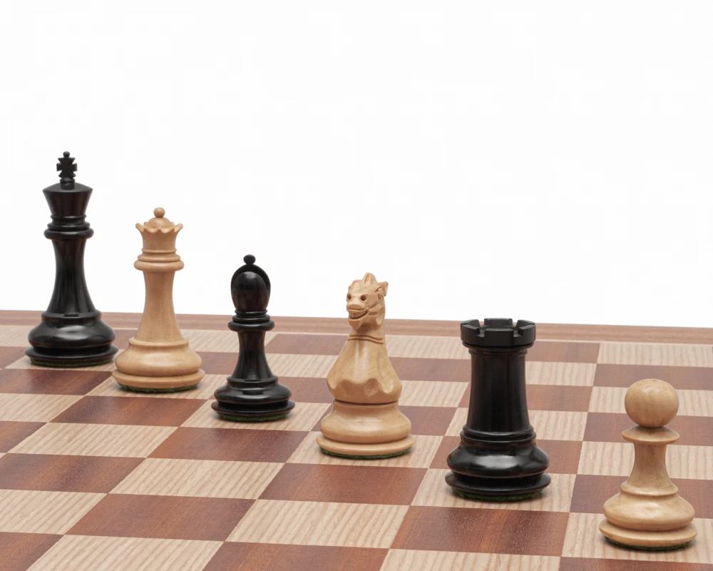 The Windsor Ebony And Mahogany Classic Chess Set 4 The Windsor Ebony And Mahogany Classic Chess Set - Image 4